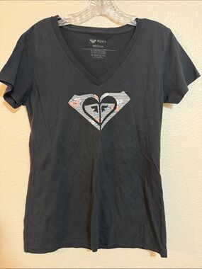 Roxy Black V-Neck Logo Tee with Floral Heart size Medium